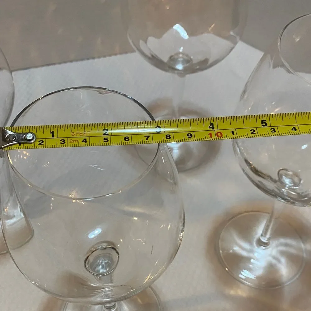 Pier 1 Elegant Swirl Clear Wine Glass Set (4)